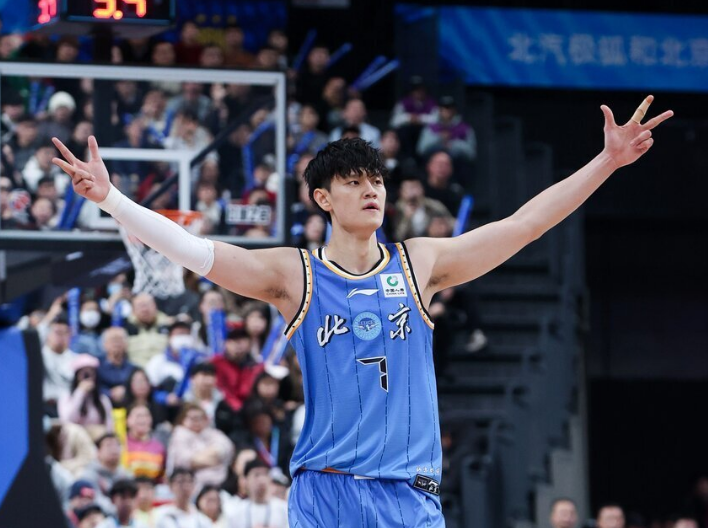 元游棋牌登录入口-曾凡博时隔80天复出18+4三分！北京50分狂胜吉林 麦基18+5